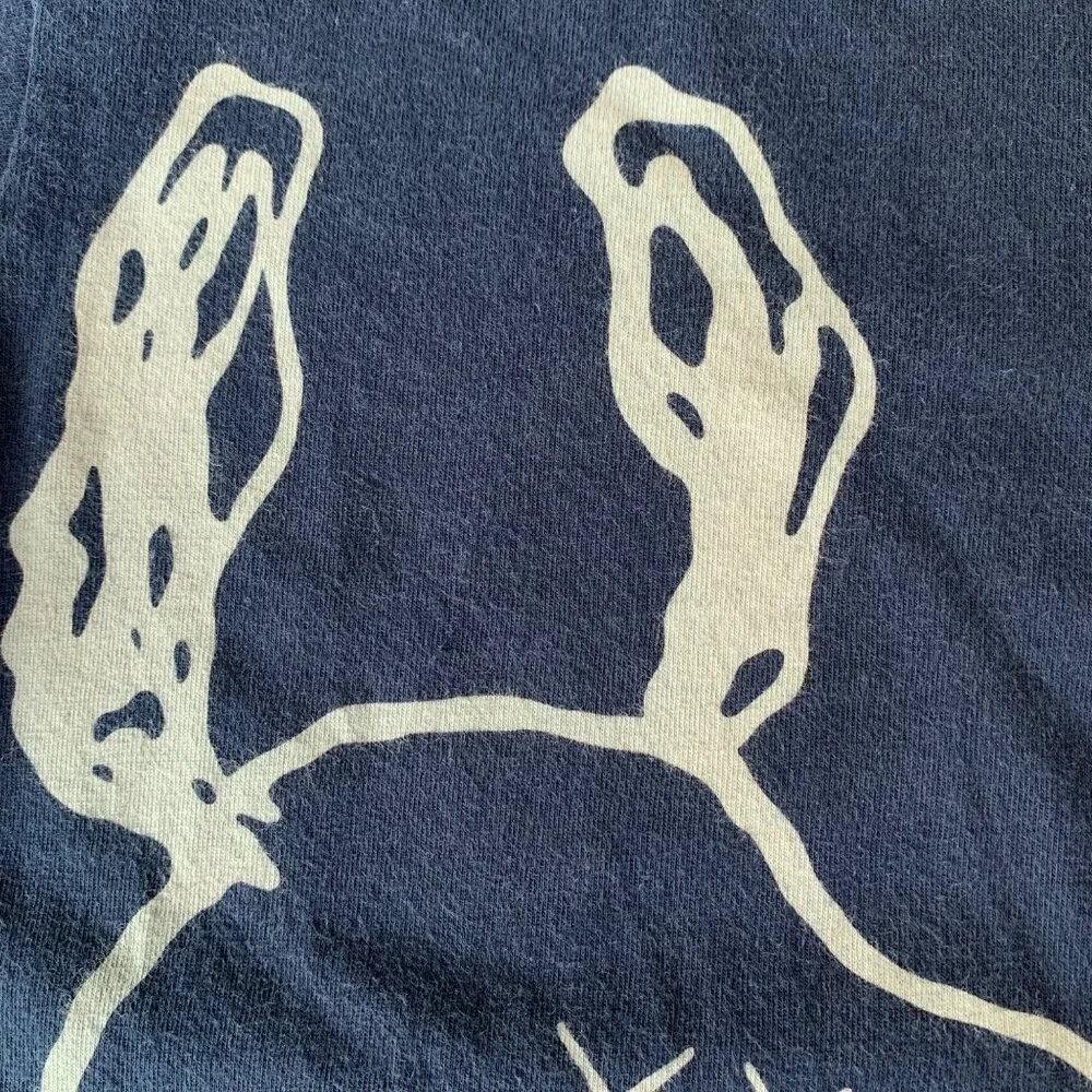 KAWS X UNIQLO Snoopy T-Shirt Boys 5-6 Peanuts Tee Top Dark Blue Boy HTF Rare - Picture 4 of 7